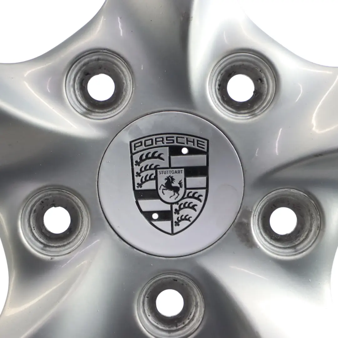 Boxter 986 Cerchio Anteriore In Lega Argento 17" 7J ET:55 per Porsche con numero di parte 98636212401 Porsche Boxter 986 Cerchio Anteriore In Lega Argento 17" 7J ET:55 - SKU 98636212401-2 - Numero di parte 98636212401