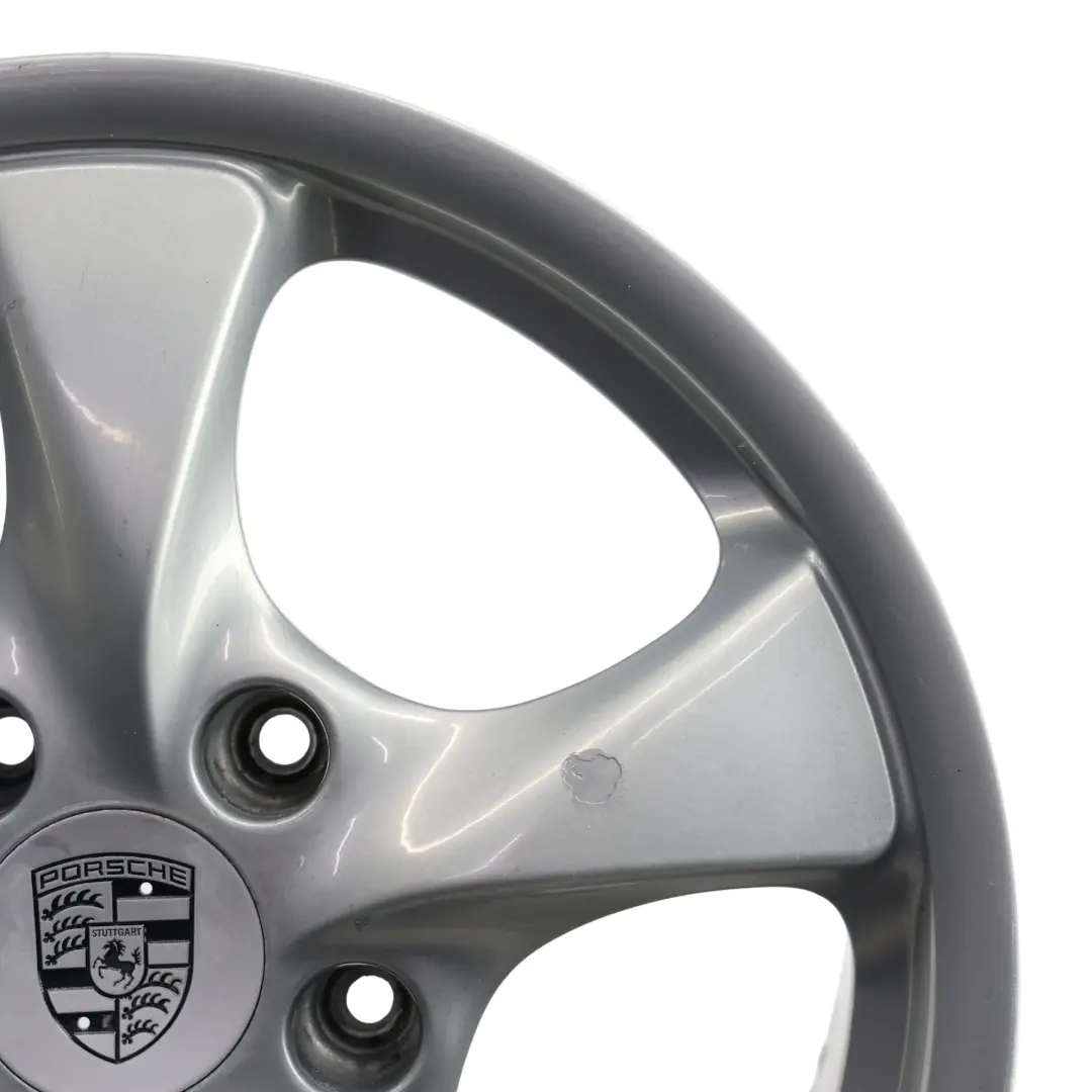 Boxter 986 Hinterradfelge Leichtmetall Silber 17" 8,5J ET:48 für Porsche mit Teilenummer 98636212606 Porsche Boxter 986 Hinterradfelge Leichtmetall Silber 17" 8,5J ET:48 - SKU 98636212606-1 - Teilenummer 98636212606