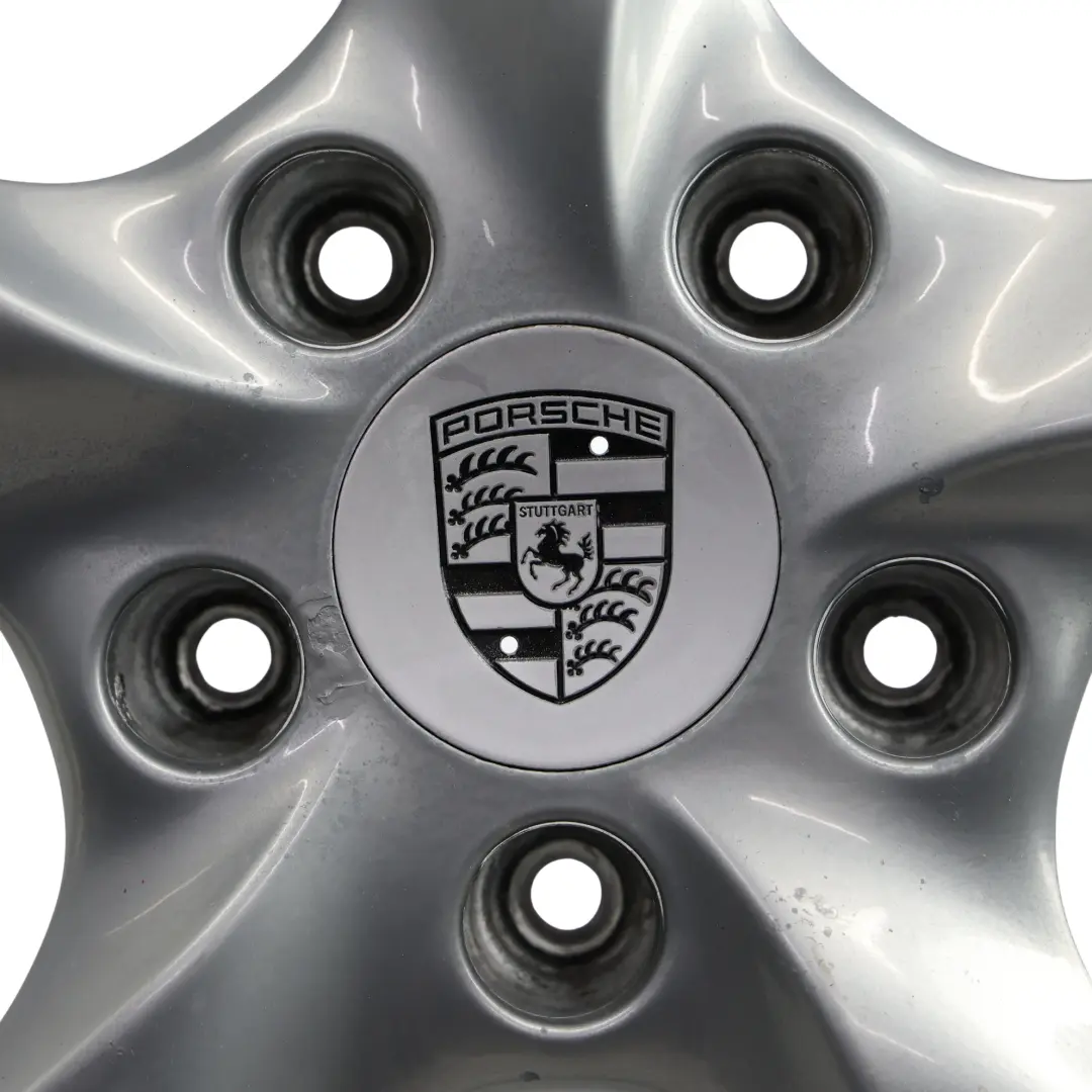 Boxter 986 Cerchio Posteriore Lega Argento 17" 8,5J ET:48 per Porsche con numero di parte 98636212606 Porsche Boxter 986 Cerchio Posteriore Lega Argento 17" 8,5J ET:48 - SKU 98636212606-1 - Numero di parte 98636212606