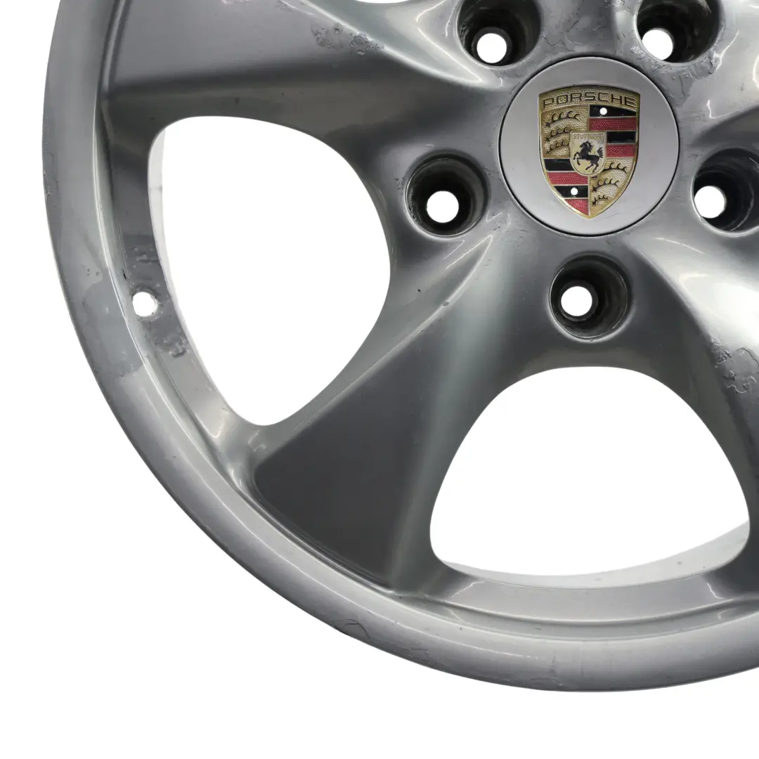 Boxter 986 Cerchio Posteriore In Lega Argento 17" 8,5J ET:48 per Porsche con numero di parte 98636212606 Porsche Boxter 986 Cerchio Posteriore In Lega Argento 17" 8,5J ET:48 - SKU 98636212606-2 - Numero di parte 98636212606