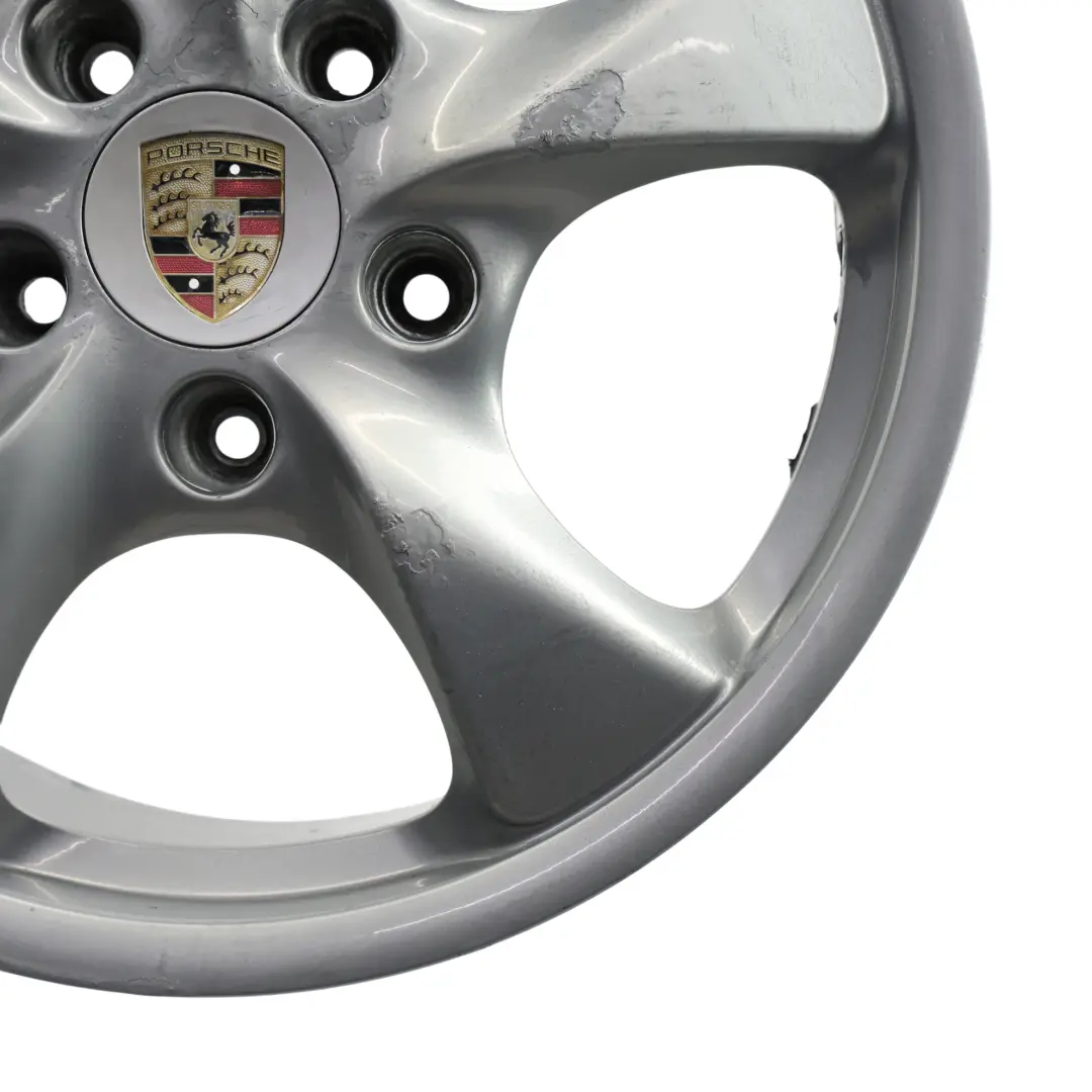 Boxter 986 Felga Aluminiowa Srebrna Tył 17" 8,5J ET:48 do Porsche o numerze 98636212606 Porsche Boxter 986 Felga Aluminiowa Srebrna Tył 17" 8,5J ET:48 - SKU 98636212606-2 - Numer Części 98636212606