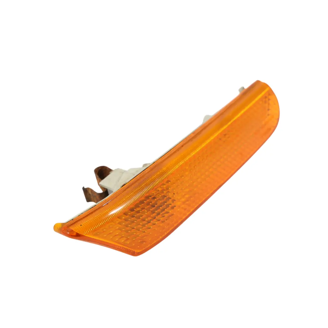 Parafango Anteriore Ripetitore Indicatore Destro per Porsche Boxster 986 con numero di parte 996631034 Porsche Boxster 986 Parafango Anteriore Ripetitore Indicatore Destro - SKU 99663104401 - Numero di parte 996631034