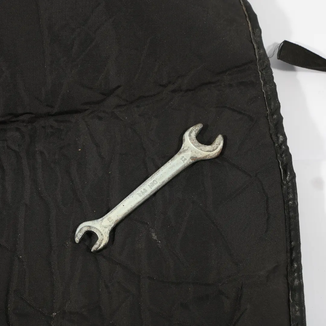 Tool Bag Kit Hook Eye Screwdriver to Porsche Boxster 986 with Part number 996721115 Porsche Boxster 986 Tool Bag Kit Hook Eye Screwdriver - SKU 99672111500 - Part number 996721115