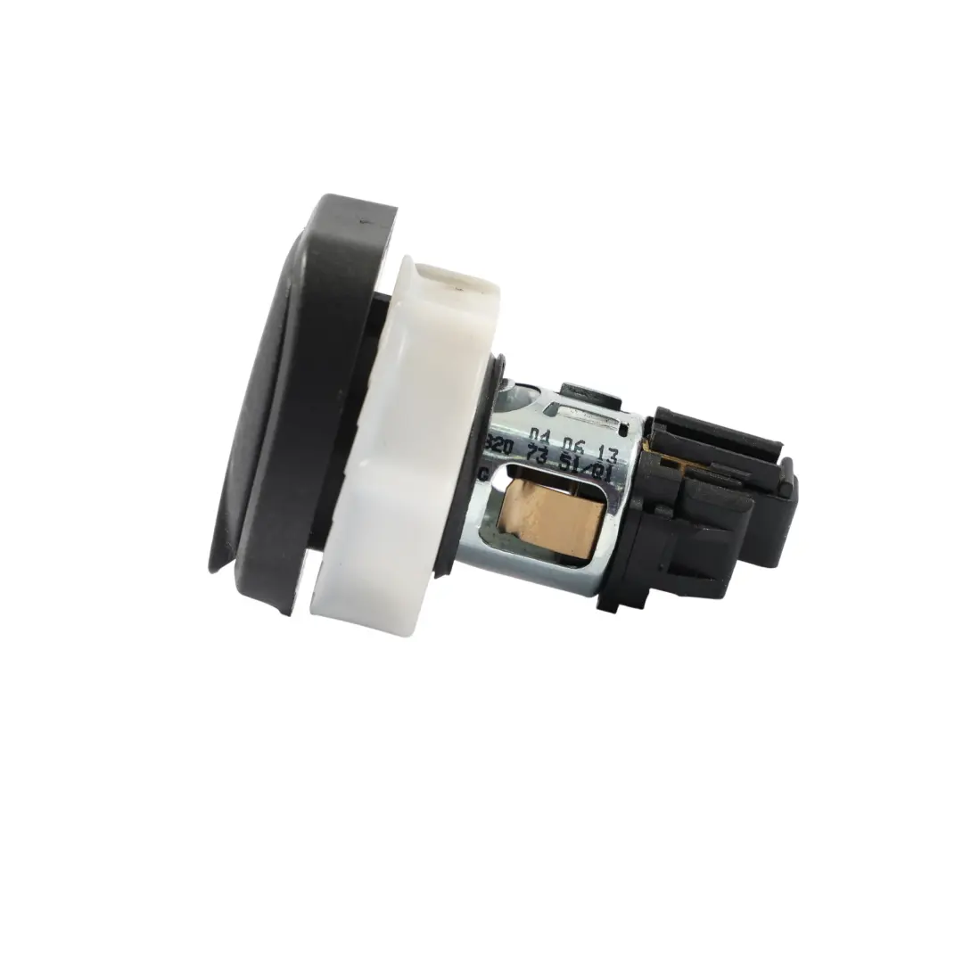 W117 W205 W212 W221 Connettore Presa Bagagliaio per Mercedes con numero di parte A0008207351 Mercedes W117 W205 W212 W221 Connettore Presa Bagagliaio - SKU A0008207351 - Numero di parte A0008207351