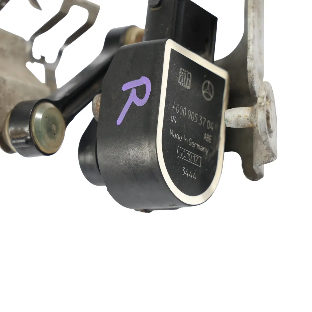 Mercedes W205 W213 Unidad De Sensor De Nivel De Altura Faro Derecho - SKU A0009053704-2 - Número de pieza A0009053704