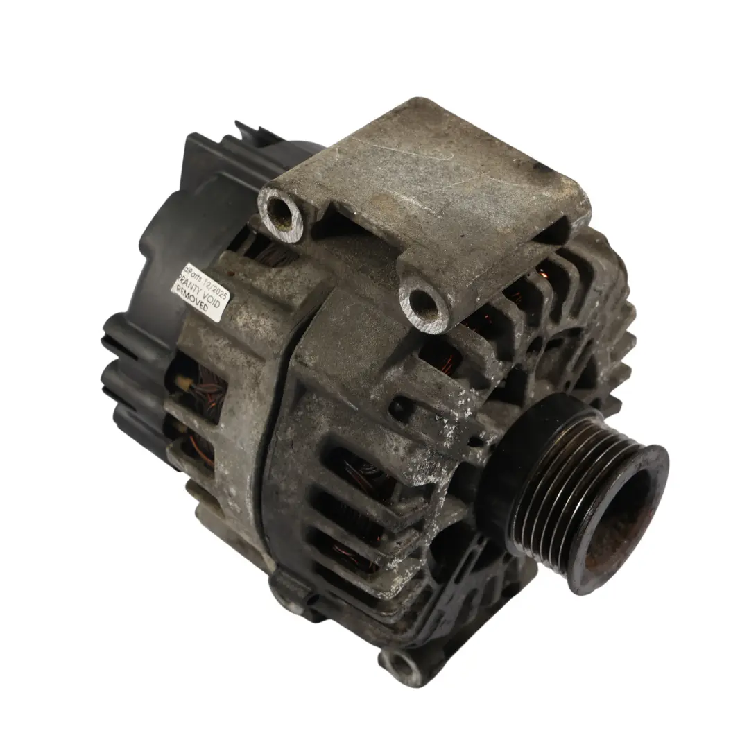 Lichtmaschine Generator Motor Diesel 180A 14V für Mercedes W204 W212 mit Teilenummer A0009067702 Mercedes W204 W212 Lichtmaschine Generator Motor Diesel 180A 14V - SKU A0009067702-1 - Teilenummer A0009067702