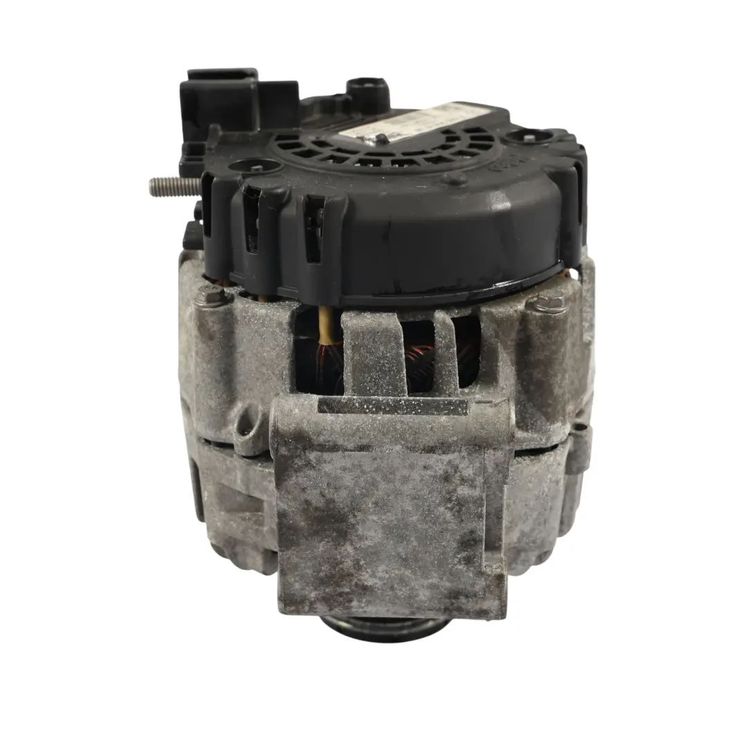 C43 Alternator Generator VALEO 200A 3.0 Benzyna do Mercedes W205 o numerze A0009068706 Mercedes W205 C43 Alternator Generator VALEO 200A 3.0 Benzyna - SKU A0009068706 - Numer Części A0009068706