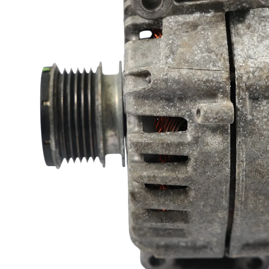 C43 Alternator Generator VALEO 200A 3.0 Benzyna do Mercedes W205 o numerze A0009068706 Mercedes W205 C43 Alternator Generator VALEO 200A 3.0 Benzyna - SKU A0009068706 - Numer Części A0009068706