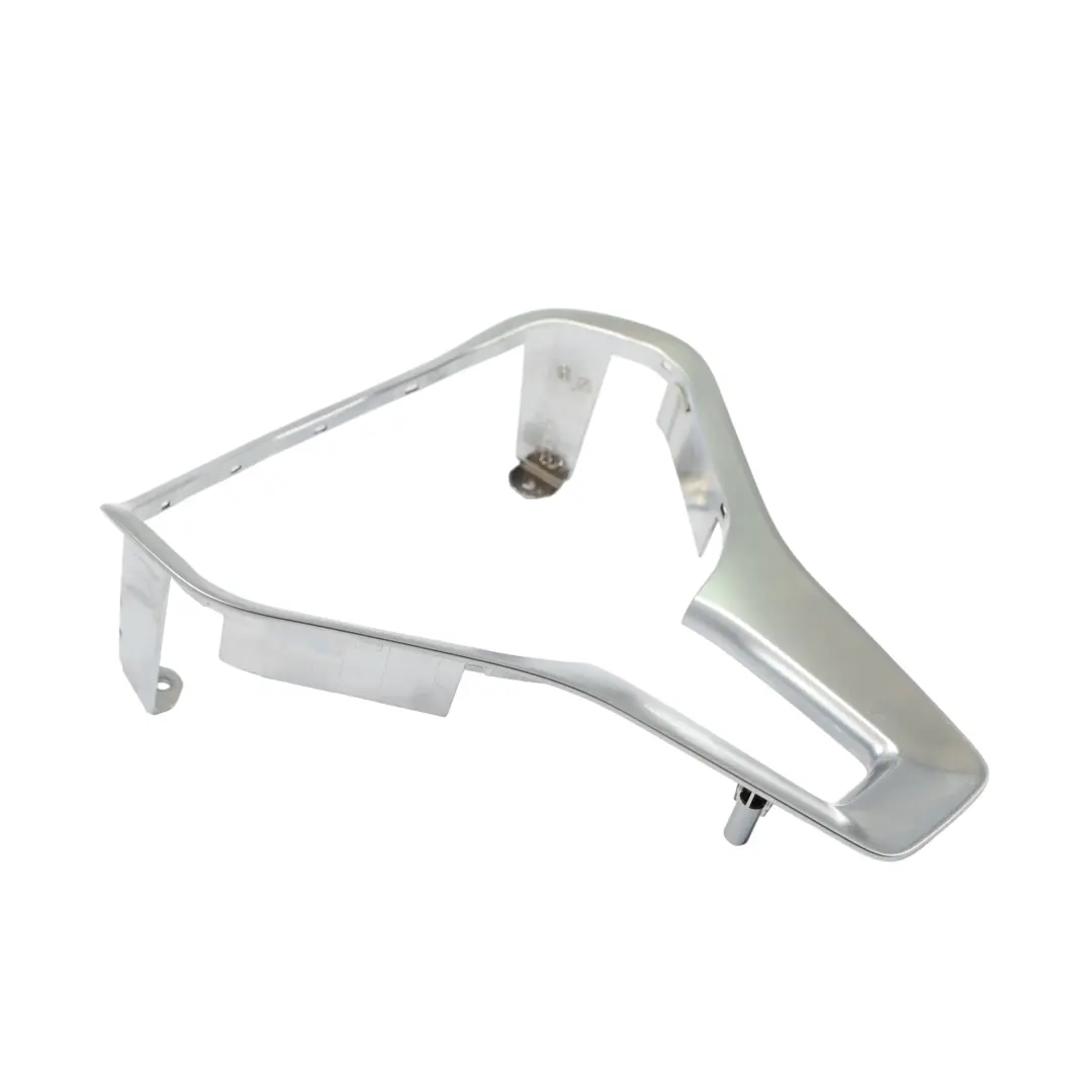 Lenkradabdeckung Zierblende Silber für Mercedes W176 W205 W213 mit Teilenummer A0994642813 Mercedes W176 W205 W213 Lenkradabdeckung Zierblende Silber - SKU A0994642813 - Teilenummer A0994642813