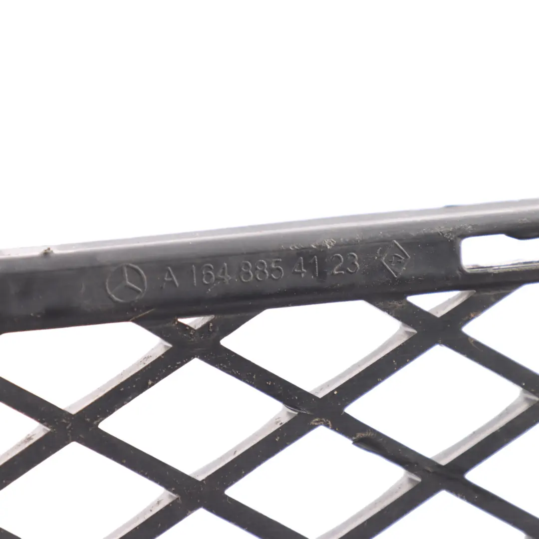 Zderzak Przód Dolna Osłona Grill Panel W164 do Mercedes W164 o numerze A1648854123 Mercedes W164 Zderzak Przód Dolna Osłona Grill Panel W164 - SKU A1648854123 - Numer Części A1648854123