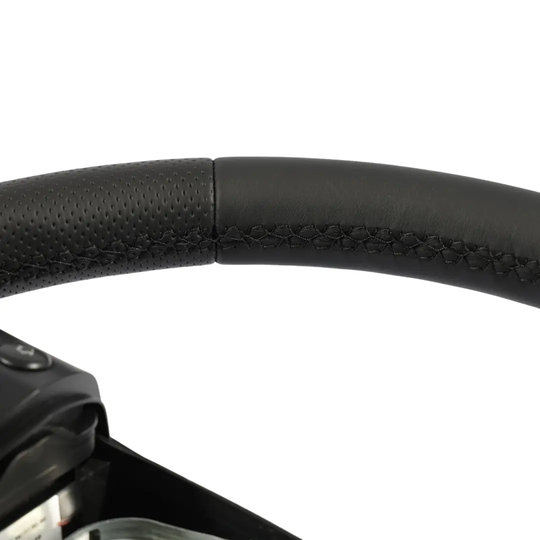 Mercedes W169 NOUVEAU Volant en cuir noir avec filets noirs - SKU A1694600503-1 - Numéro de pièce A1694600503