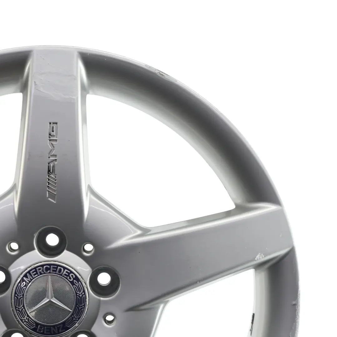 Llanta aleación delantera plateada 18" 7,5J ET:37 para Mercedes R171 AMG con número de pieza A1714011602 Mercedes R171 AMG Llanta aleación delantera plateada 18" 7,5J ET:37 - SKU A1714011602-1 - Número de pieza A1714011602