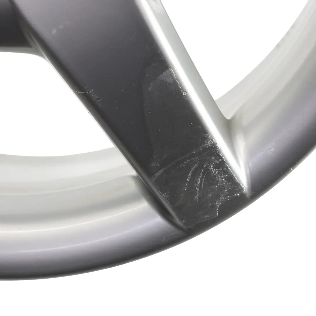 Srebrna Felga Aluminiowa 18" 7,5J ET:37 do Mercedes R171 AMG o numerze A1714011602 Mercedes R171 AMG Srebrna Felga Aluminiowa 18" 7,5J ET:37 - SKU A1714011602-1 - Numer Części A1714011602