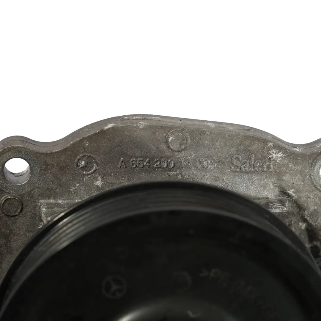 Pompe À Eau Pour Moteur Diesel OM6542001400 pour Mercedes W205 W213 à propos du numéro de pièce A6542001400 Mercedes W205 W213 Pompe À Eau Pour Moteur Diesel OM6542001400 - SKU A6542001400 - Numéro de pièce A6542001400