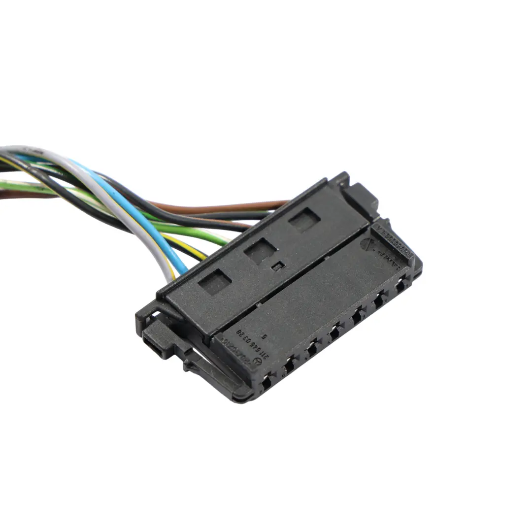 Mercedes W204 Lampa Wtyczka Zewnętrzna Prawa Tylna Tył - SKU A2048202064-2 - Numer Części A2048202064