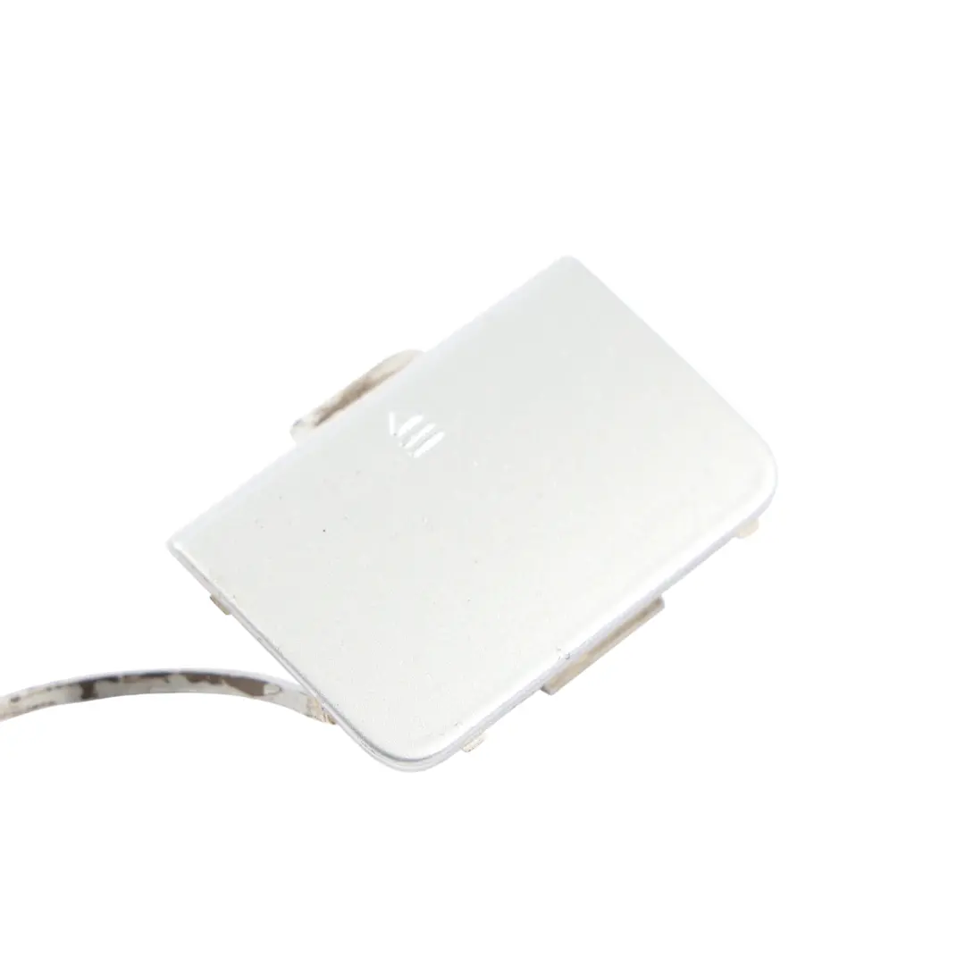 Tapa Gancho Remolque Parachoques Delantero Iridium Silver 775 para Mercedes W169 con número de pieza A2048850124 Mercedes W169 Tapa Gancho Remolque Parachoques Delantero Iridium Silver 775 - SKU A2048850124-IRS - Número de pieza A2048850124