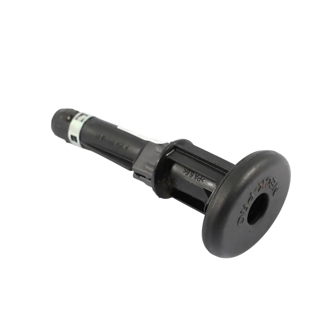 Supporto Staffa Guida Poggiatesta Anteriore Sinistro per Mercedes S212 con numero di parte A2049700441 Mercedes S212 Supporto Staffa Guida Poggiatesta Anteriore Sinistro - SKU A2049700441 - Numero di parte A2049700441