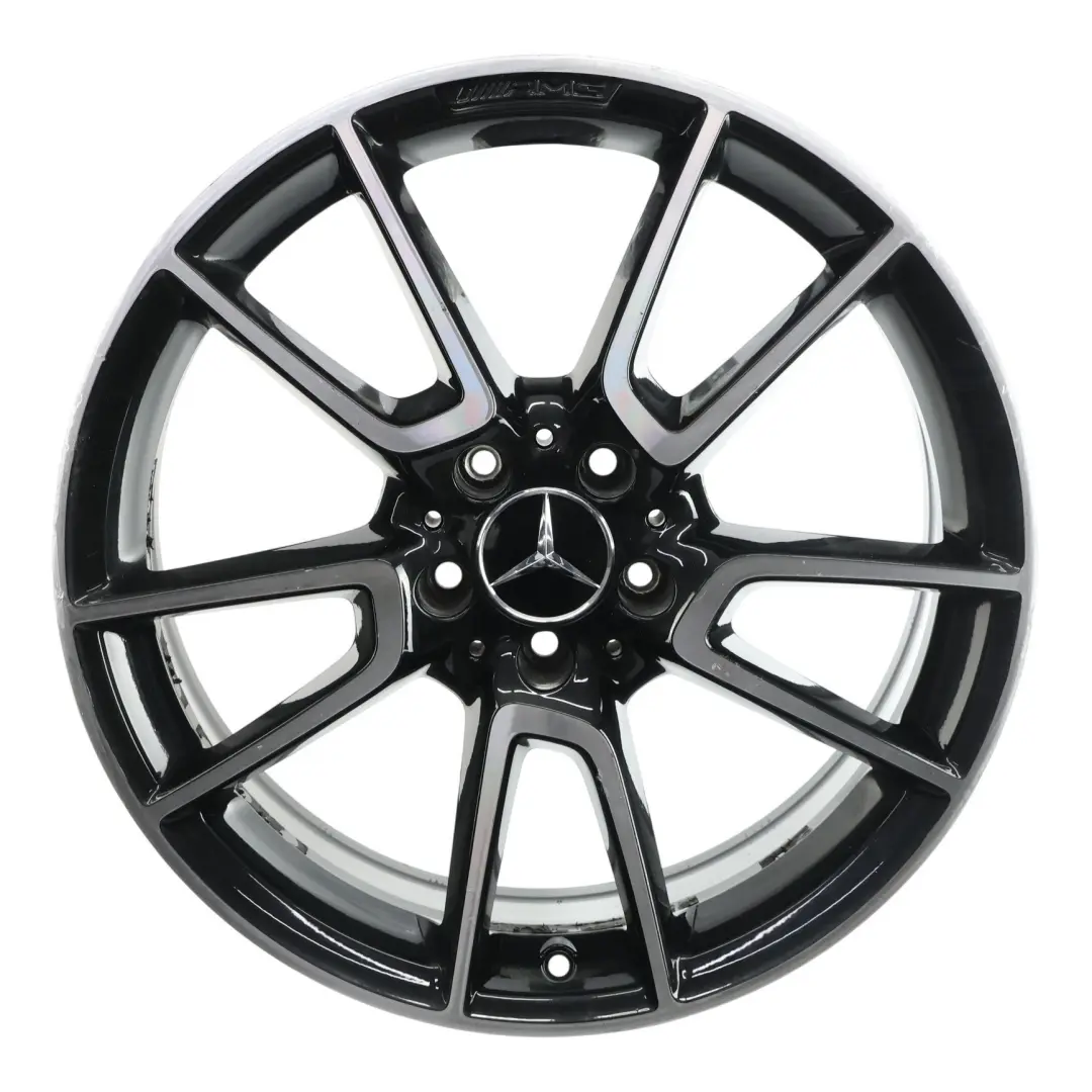 Roue Avant Jante Alliage 19" 7.5J ET:33 pour Mercedes W205 AMG à propos du numéro de pièce A2054014900 Mercedes W205 AMG Roue Avant Jante Alliage 19" 7.5J ET:33 - SKU A2054014900-1 - Numéro de pièce A2054014900
