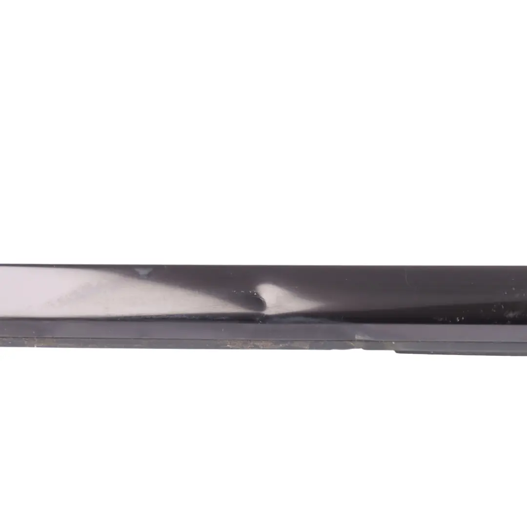 Listwa Uszczelniająca Szyby Drzwi Przednich Prawa do Mercedes W205 o numerze A2057204610 Mercedes W205 Listwa Uszczelniająca Szyby Drzwi Przednich Prawa - SKU A2057204610 - Numer Części A2057204610