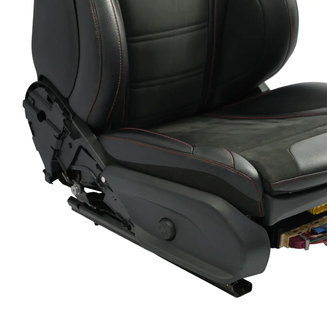 Siège Avant Droit Chauffant Mémoire Forme Cuir Alcantara Noir pour Mercedes W205 à propos du numéro de pièce A2059109712 Mercedes W205 Siège Avant Droit Chauffant Mémoire Forme Cuir Alcantara Noir - SKU A2059109712-1 - Numéro de pièce A2059109712