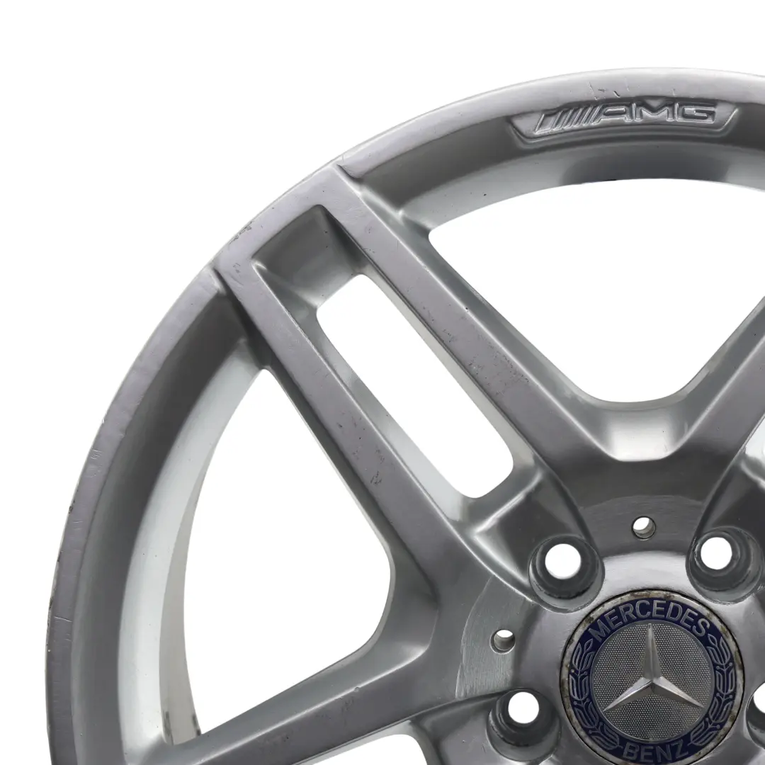 W207 W212 AMG Srebrna Felga Aluminiowa 18" ET:48 8.5J do Mercedes o numerze A2124010300 Mercedes W207 W212 AMG Srebrna Felga Aluminiowa 18" ET:48 8.5J - SKU A2124010300-6 - Numer Części A2124010300