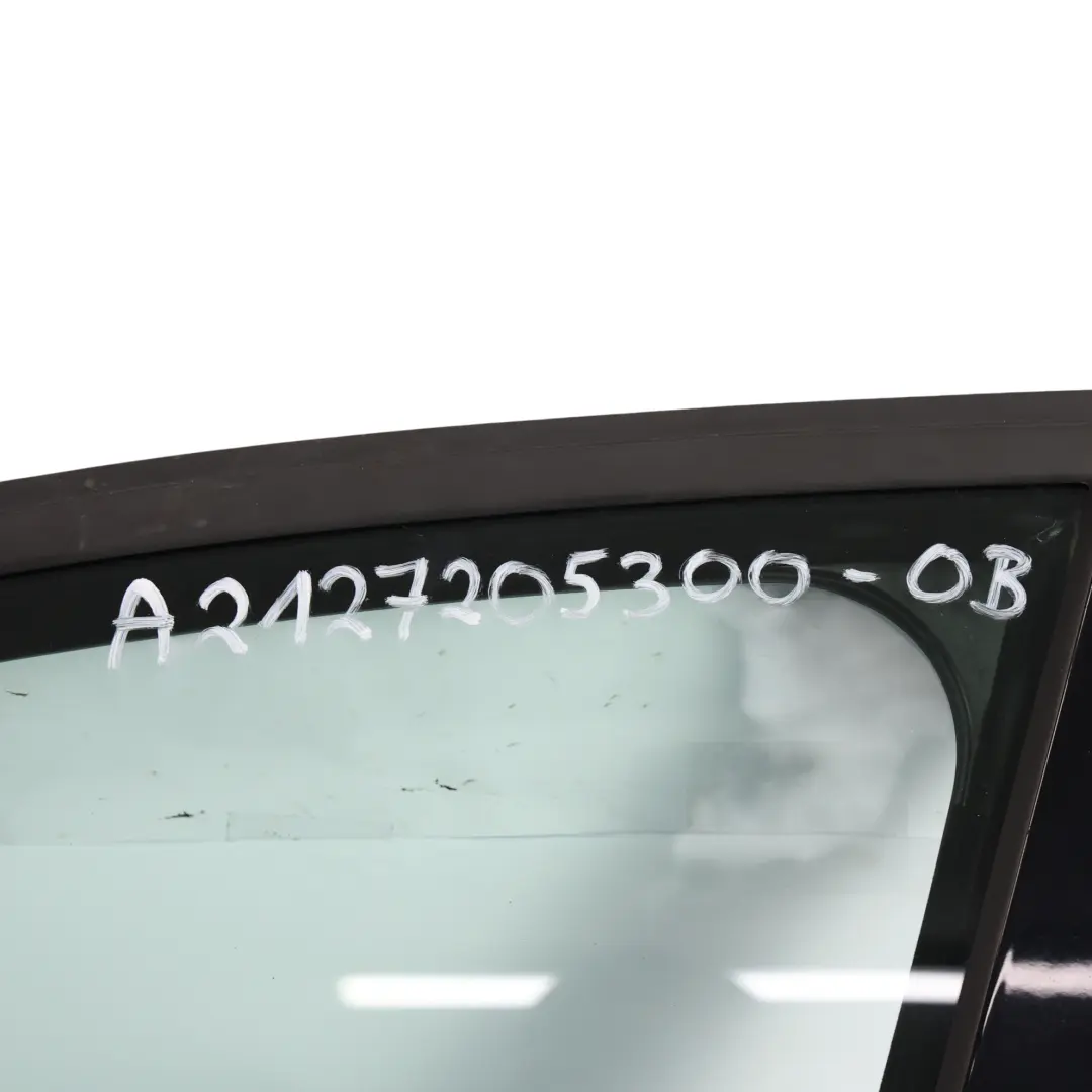 Porta Anteriore Sinistra Obsidian Black Metallic Nero - 197 per Mercedes W212 con numero di parte A2127205300 Mercedes W212 Porta Anteriore Sinistra Obsidian Black Metallic Nero - 197 - SKU A2127205300-OB - Numero di parte A2127205300
