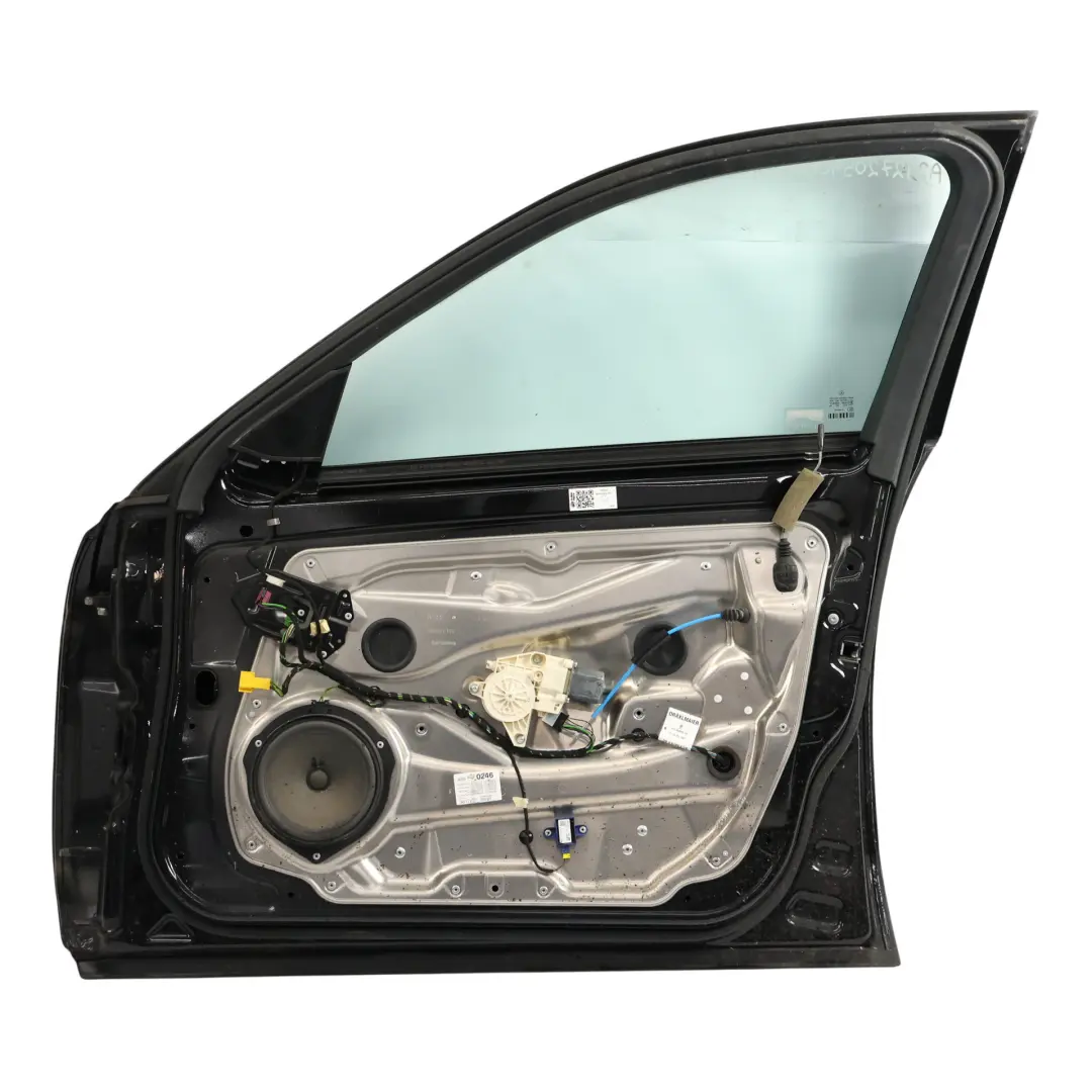 Puerta Delantera Derecha Tapa Obsidian Black Negro - 197 para Mercedes W212 con número de pieza A2127205400 Mercedes W212 Puerta Delantera Derecha Tapa Obsidian Black Negro - 197 - SKU A2127205400-OB1 - Número de pieza A2127205400