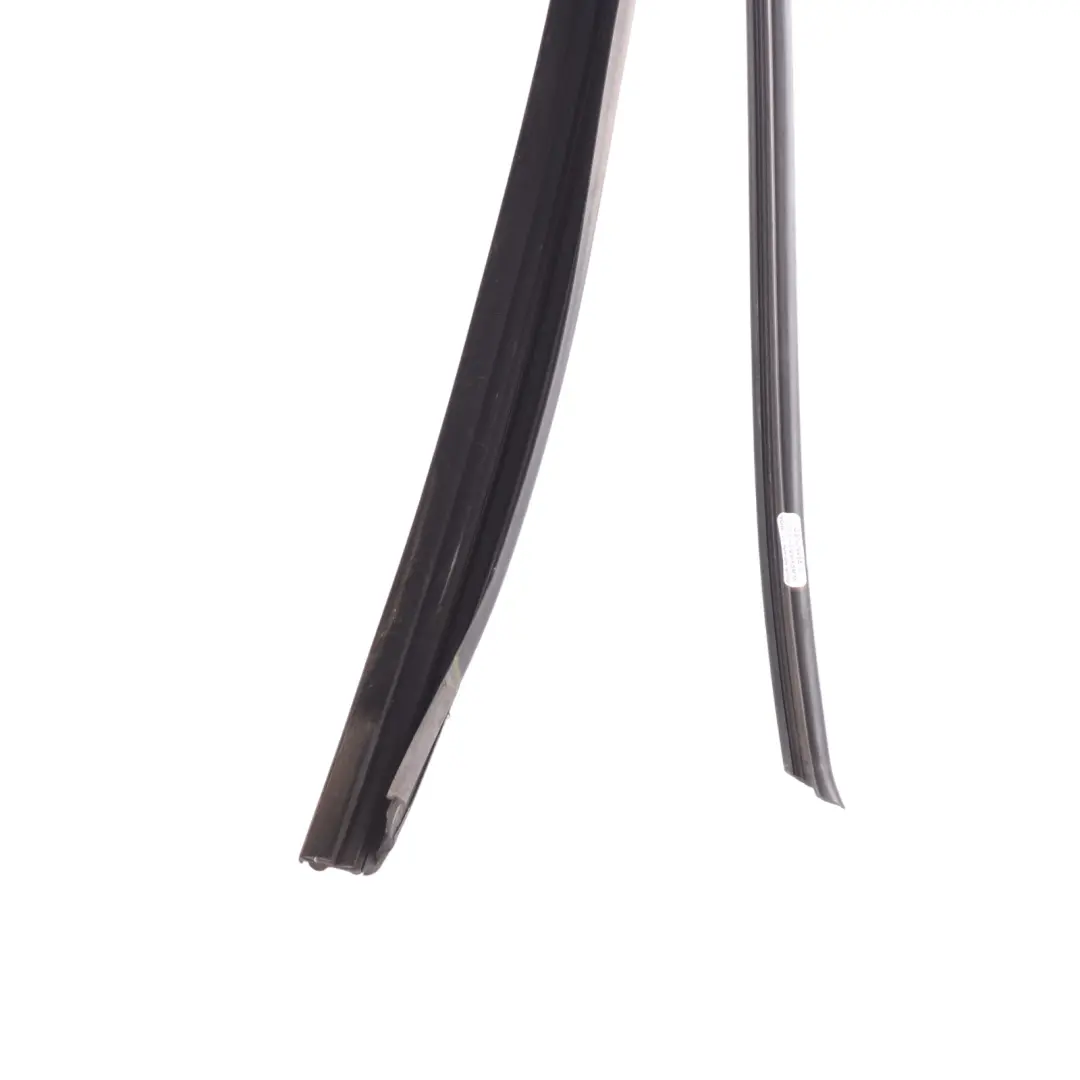 Mercedes W212 Porta Finestra Guida Guarnizione Posteriore Destra - SKU A2127351825 - Numero di parte A2127351825