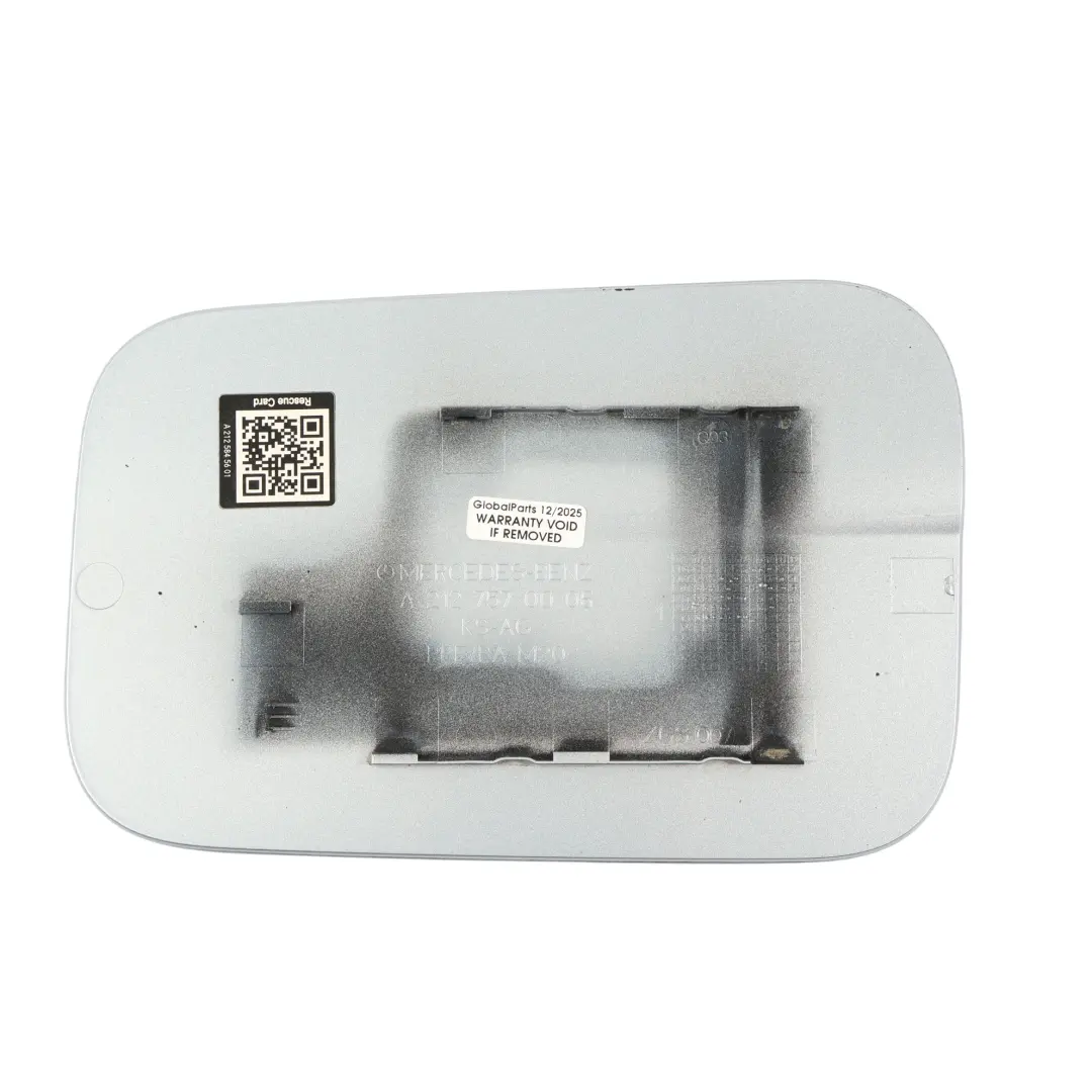 Klapka Wlewu Paliwa Srebrna do Mercedes W212 o numerze A2127570006 Mercedes W212 Klapka Wlewu Paliwa Srebrna - SKU A2127570006-DSI - Numer Części A2127570006