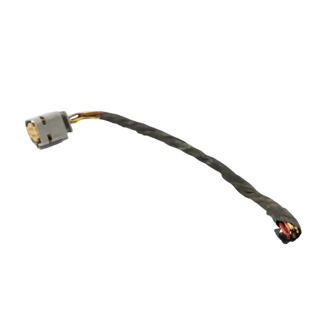 Proiettore Faro Destro Presa Cavo Filo per Mercedes W212 con numero di parte A2128202039 Mercedes W212 Proiettore Faro Destro Presa Cavo Filo - SKU A2128202039-2 - Numero di parte A2128202039