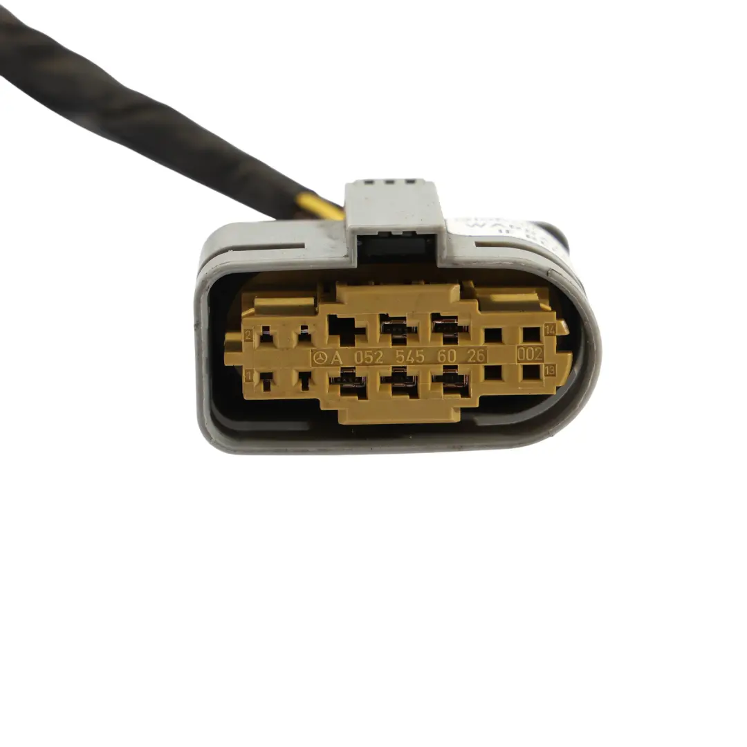 Gniazdo Wtyczka Kabel Reflektora Prawy Przód do Mercedes W212 o numerze A2128202039 Mercedes W212 Gniazdo Wtyczka Kabel Reflektora Prawy Przód - SKU A2128202039-2 - Numer Części A2128202039