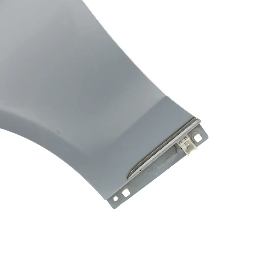 Panneau Latéral Avant Gauche Cache-Aile Diamond Silver - 988 pour Mercedes W212 à propos du numéro de pièce A2128801118 Mercedes W212 Panneau Latéral Avant Gauche Cache-Aile Diamond Silver - 988 - SKU A2128801118-DSI - Numéro de pièce A2128801118