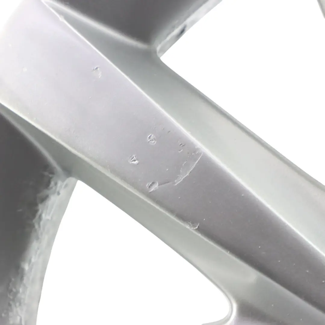 Felga Aluminiowa Srebrna 16" ET:49 6,5J do Mercedes W176 W246 o numerze A2464010500 Mercedes W176 W246 Felga Aluminiowa Srebrna 16" ET:49 6,5J - SKU A2464010500-1 - Numer Części A2464010500