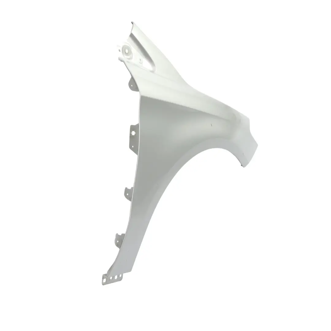 Pannello Parafango Anteriore Destro Laterale Polar Silver 761 per Mercedes W246 con numero di parte A2468810201 Mercedes W246 Pannello Parafango Anteriore Destro Laterale Polar Silver 761 - SKU A2468810201-PLS - Numero di parte A2468810201