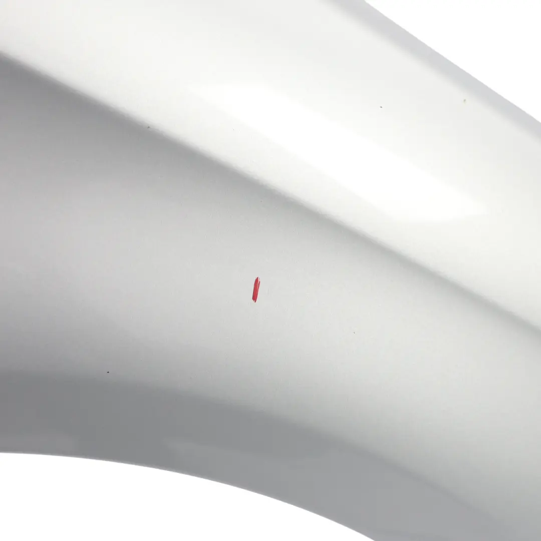 Pannello Parafango Anteriore Destro Laterale Polar Silver 761 per Mercedes W246 con numero di parte A2468810201 Mercedes W246 Pannello Parafango Anteriore Destro Laterale Polar Silver 761 - SKU A2468810201-PLS - Numero di parte A2468810201