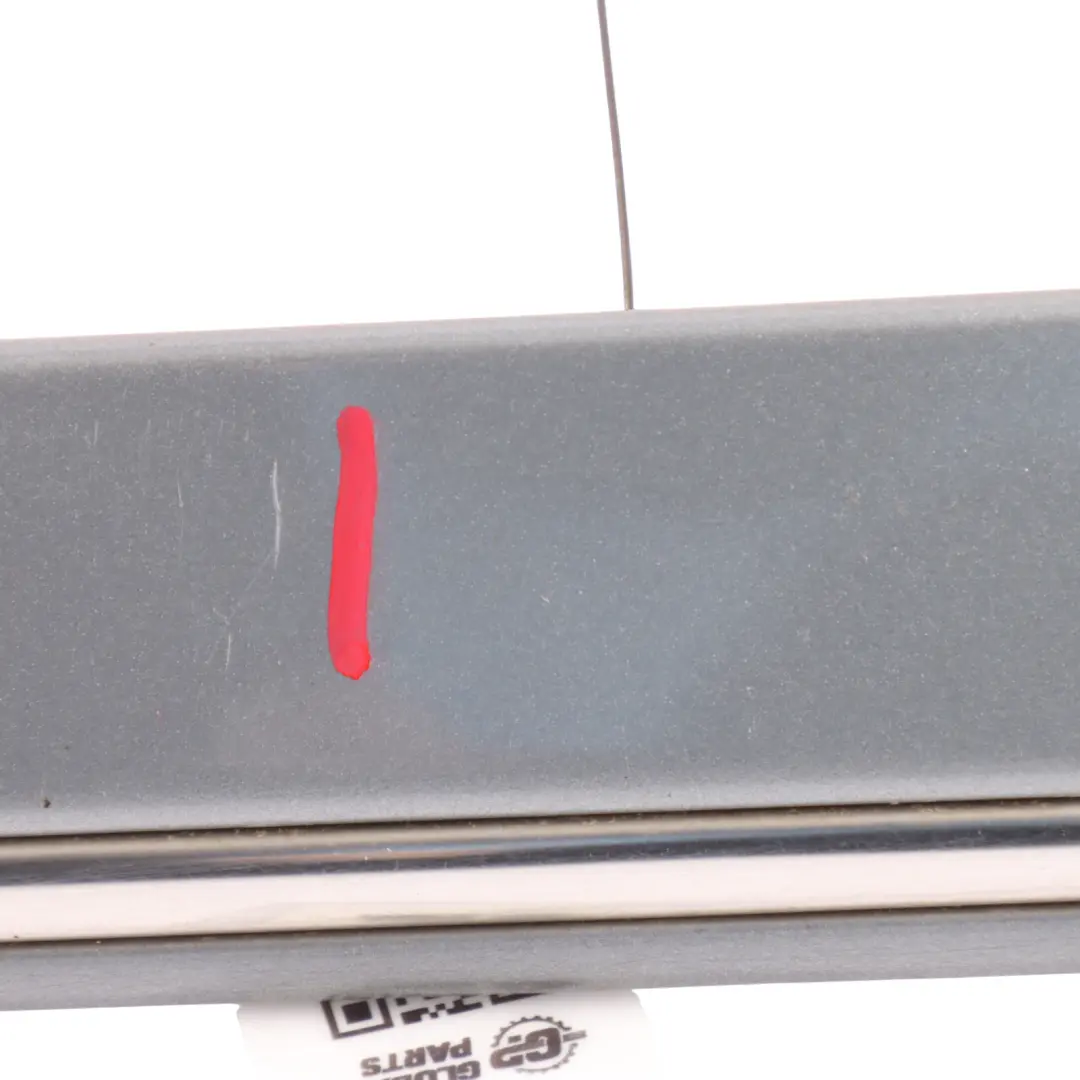Modanatura Porta Anteriore Destra Argento Palladio 792 per Mercedes W251 con numero di parte A2516902262 Mercedes W251 Modanatura Porta Anteriore Destra Argento Palladio 792 - SKU A2516902262-PAL - Numero di parte A2516902262
