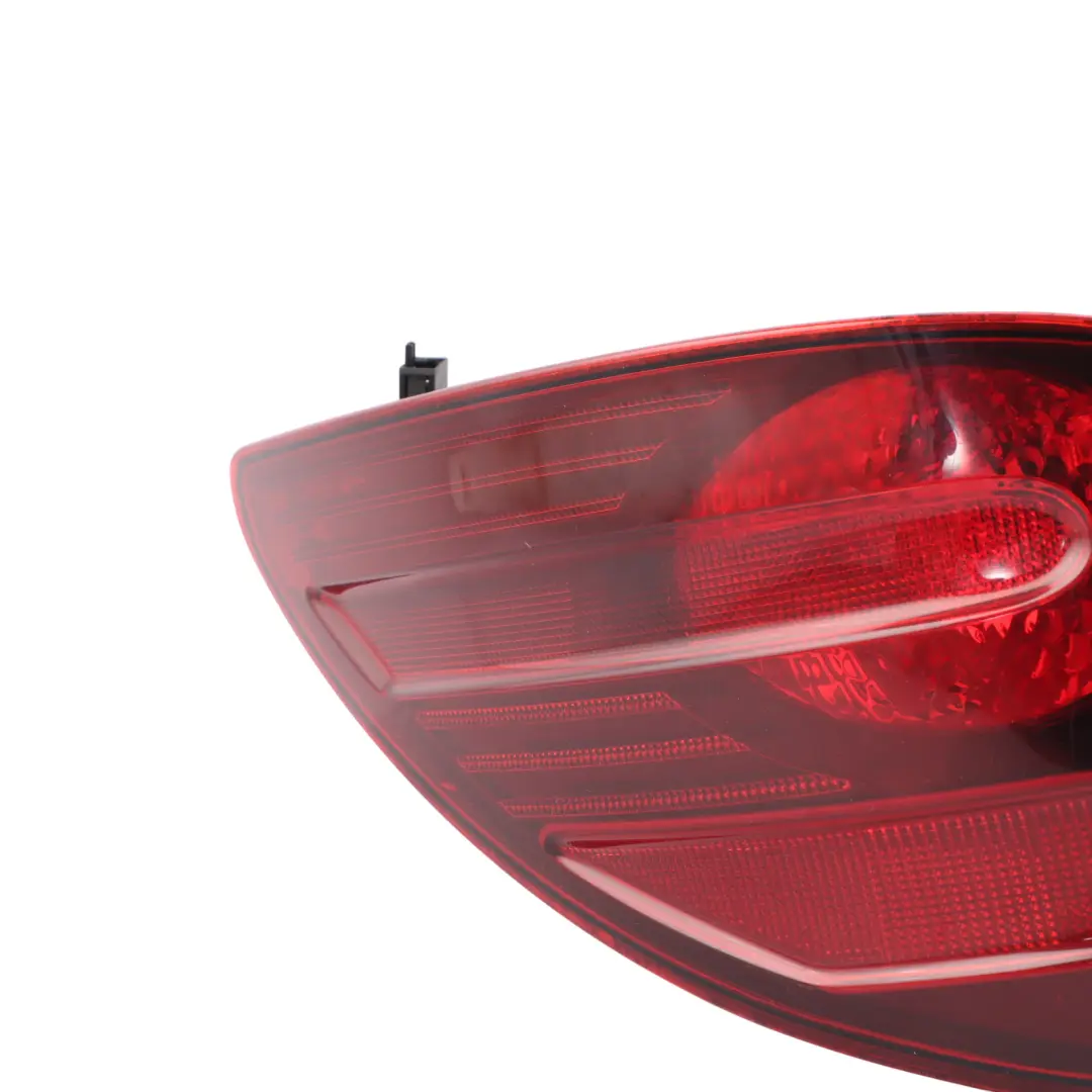 Feu arrière gauche Side Panel pour Mercedes W251 à propos du numéro de pièce A2518201764 Mercedes W251 Feu arrière gauche Side Panel - SKU A2518201764-1 - Numéro de pièce A2518201764