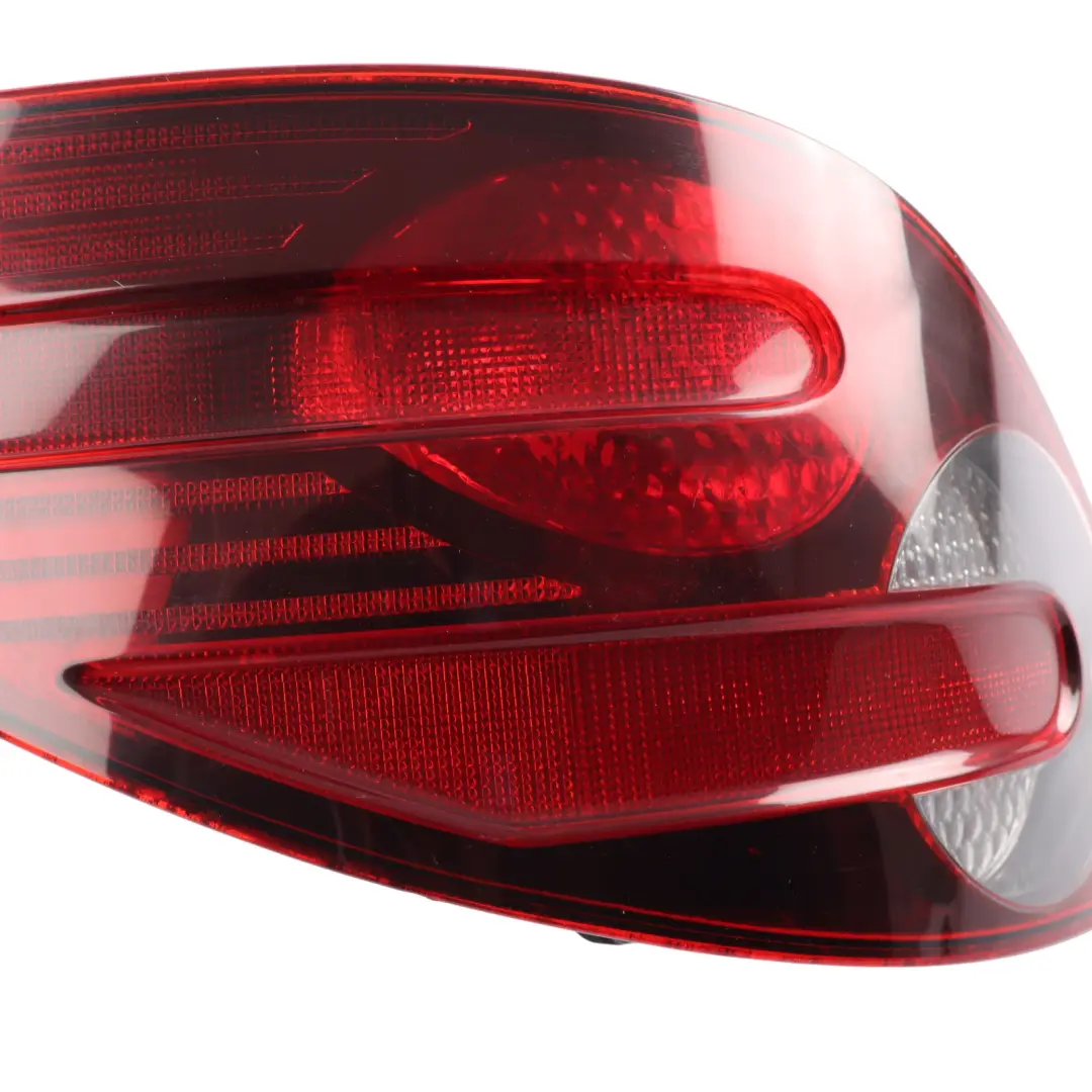 Rücklicht Lampe Links Side Panel für Mercedes W251 mit Teilenummer A2518201764 Mercedes W251 Rücklicht Lampe Links Side Panel - SKU A2518201764-1 - Teilenummer A2518201764