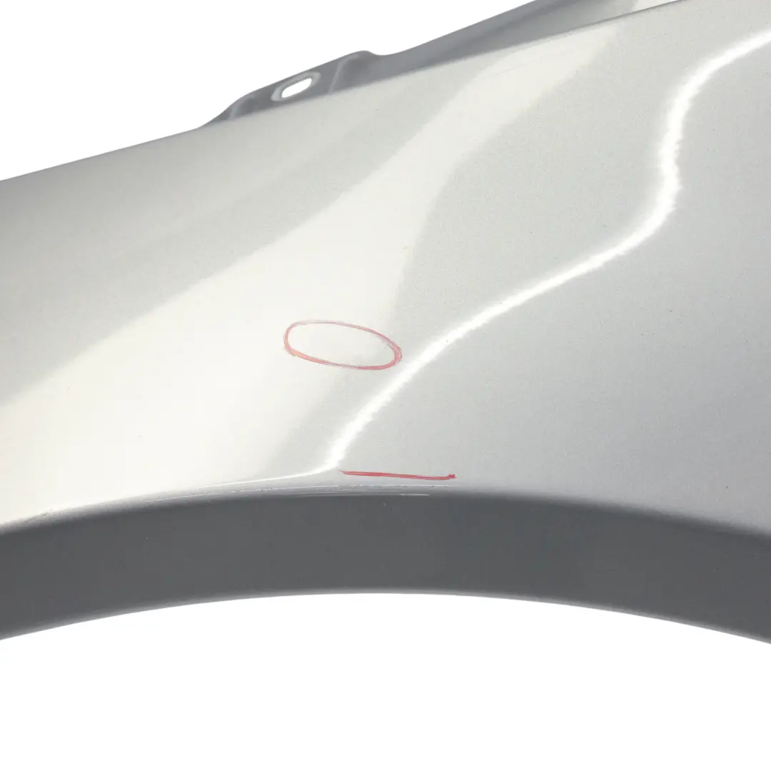 Panel Lateral Delantero Derecho Guardabarros Palladium Silver 792 para Mercedes W251 con número de pieza A2518800106 Mercedes W251 Panel Lateral Delantero Derecho Guardabarros Palladium Silver 792 - SKU A2518800106-PAL - Número de pieza A2518800106