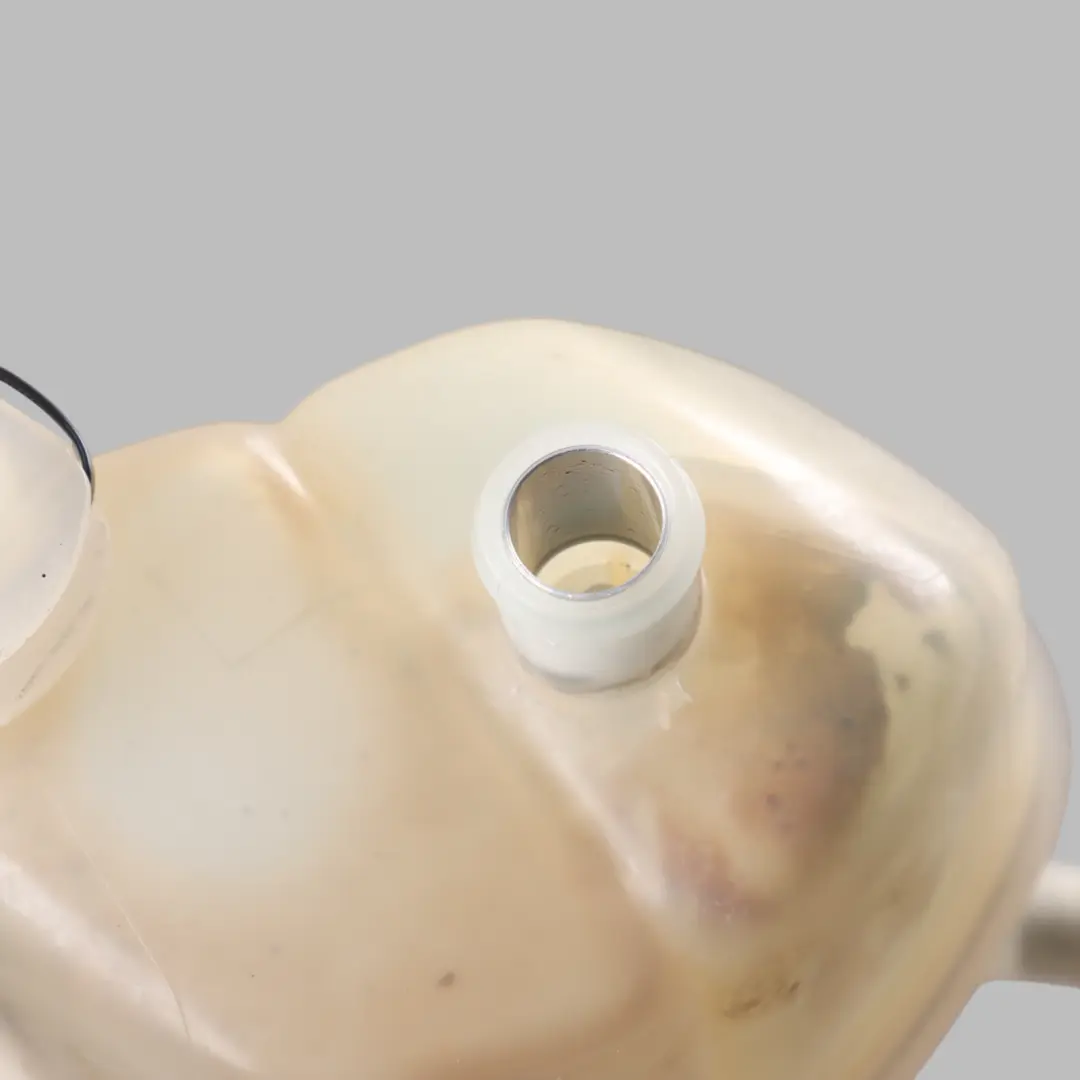 C450 Radiator Expansion Overflow Reservoir Tank Bottle Q0005768V009000000 to Smart with Part number A4505010003 Smart C450 Radiator Expansion Overflow Reservoir Tank Bottle Q0005768V009000000 - SKU A4505010003 - Part number A4505010003