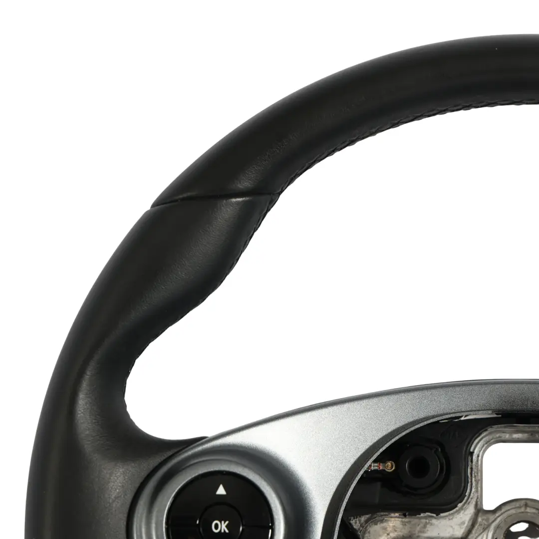 W453 Kierownica Czarna Skóra Multifunkcja do SMART FORFOUR 453 o numerze A4534603500 SMART FORFOUR 453 W453 Kierownica Czarna Skóra Multifunkcja - SKU A4534603500 - Numer Części A4534603500