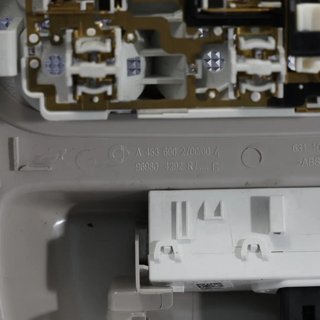 C453 Lampka Podsufitki Światło Oświetlenie Kabiny do Smart Fortwo o numerze A4536902700 Smart Fortwo C453 Lampka Podsufitki Światło Oświetlenie Kabiny - SKU A4536902700 - Numer Części A4536902700