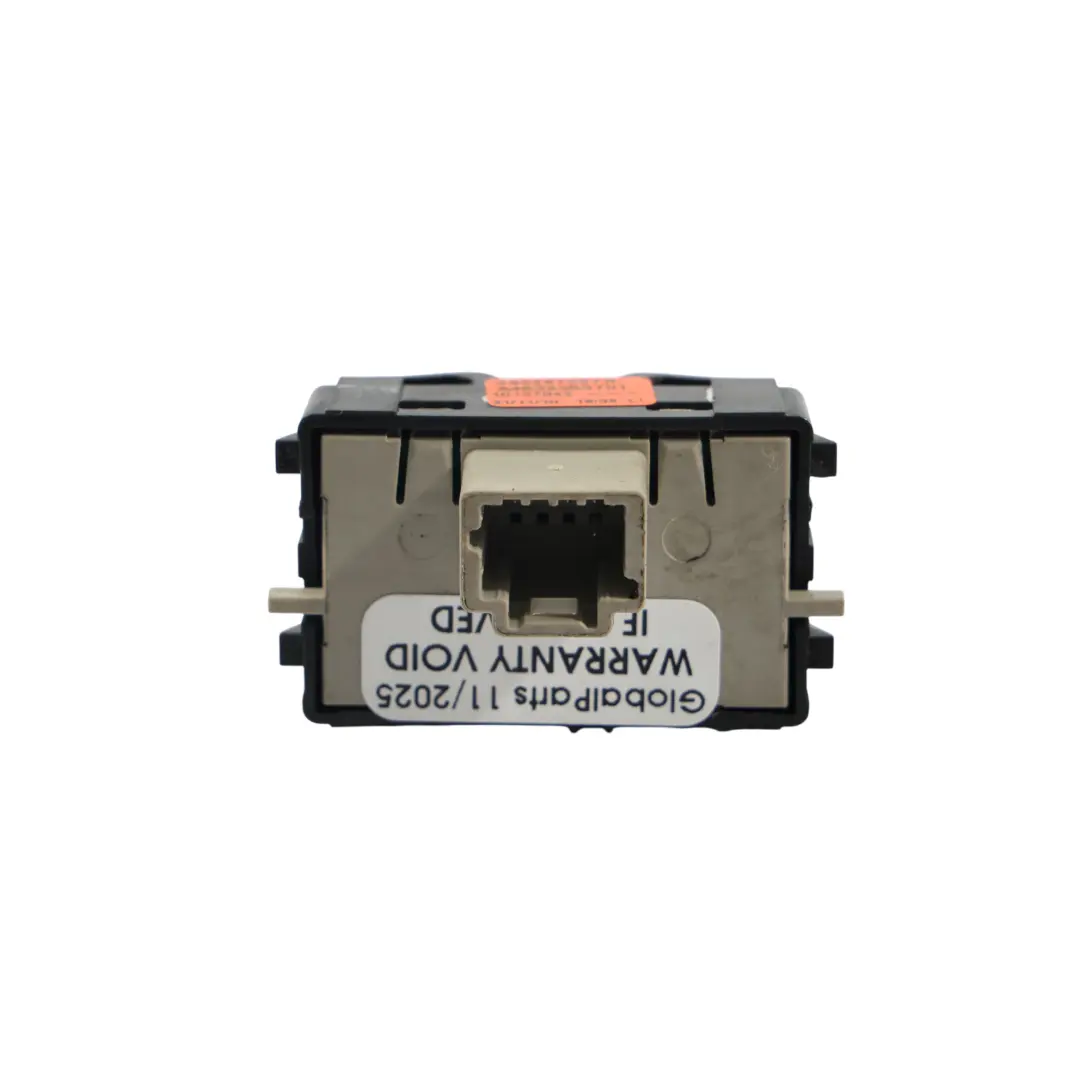 C453 Przycisk Czujników Systemu Parkowania do Smart Fortwo o numerze A4539053701 Smart Fortwo C453 Przycisk Czujników Systemu Parkowania - SKU A4539053701 - Numer Części A4539053701