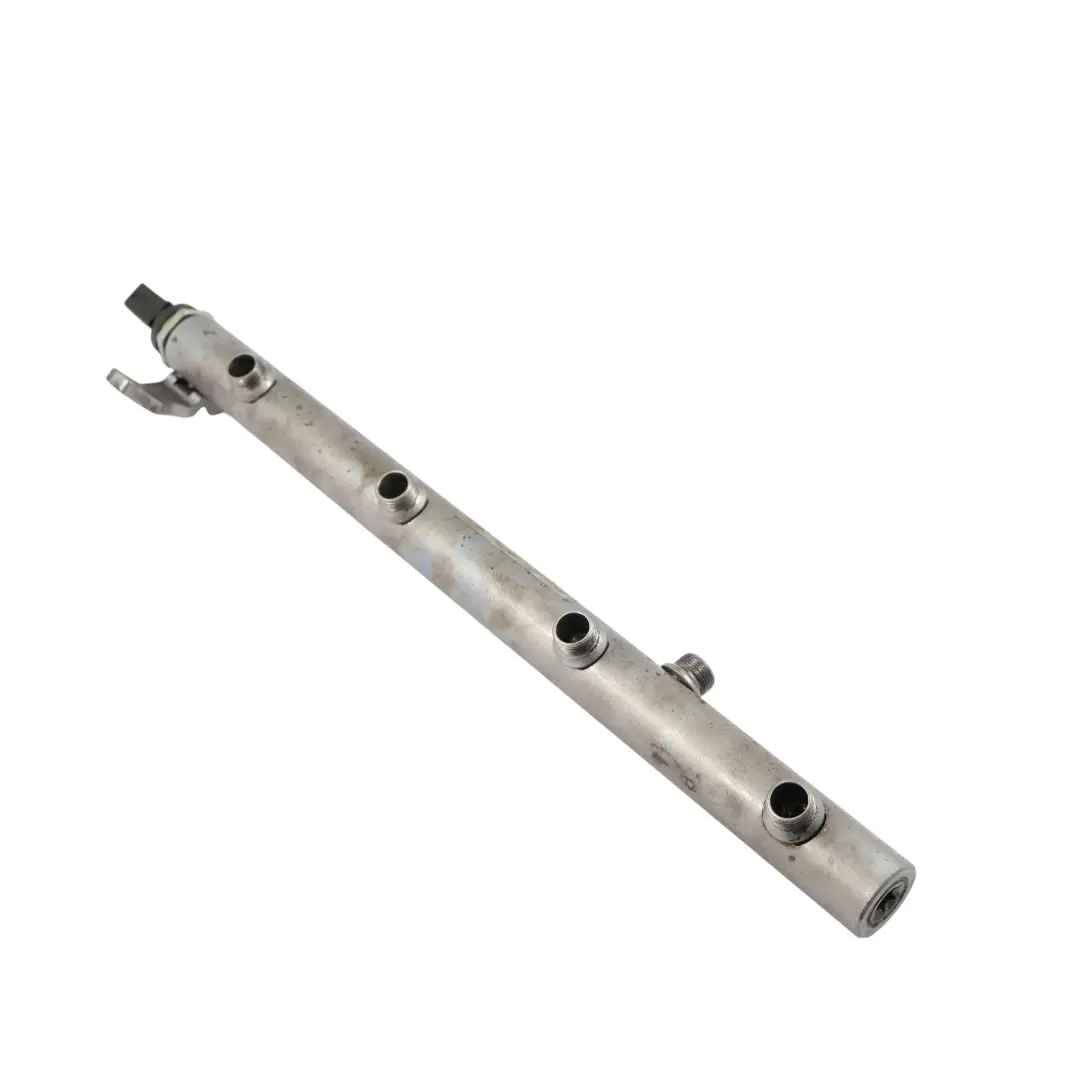 Tubo Tubo Flessibile Linea Carburante OM629 per Mercedes X164 con numero di parte A6290701495 Mercedes X164 Tubo Tubo Flessibile Linea Carburante OM629 - SKU A6290701495-1 - Numero di parte A6290701495