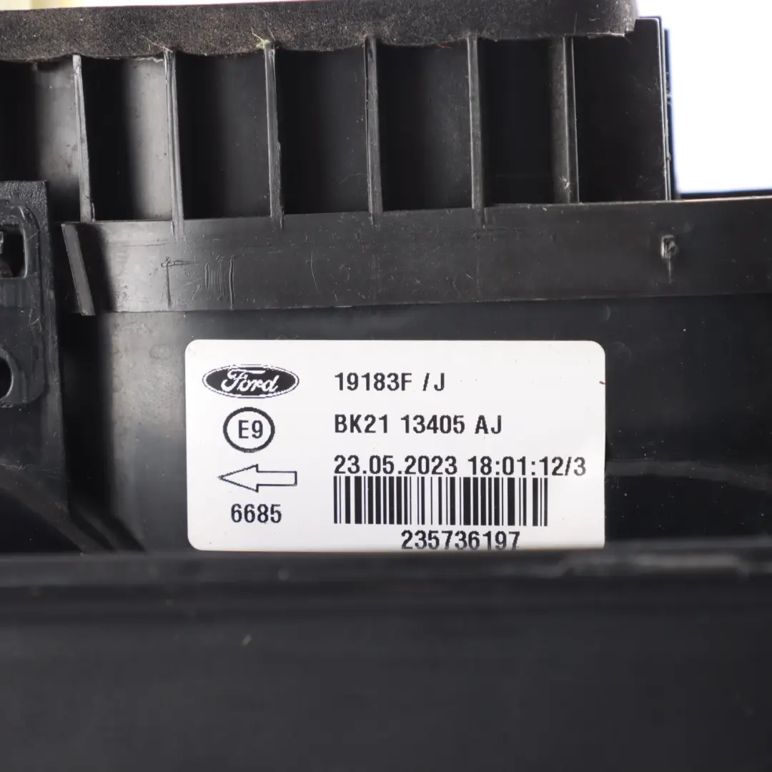 Ford Transit Custom Feu Arrière Gauche BK2113405AJ - SKU BK21-13405-AJ - Numéro de pièce BK21-13405-AJ