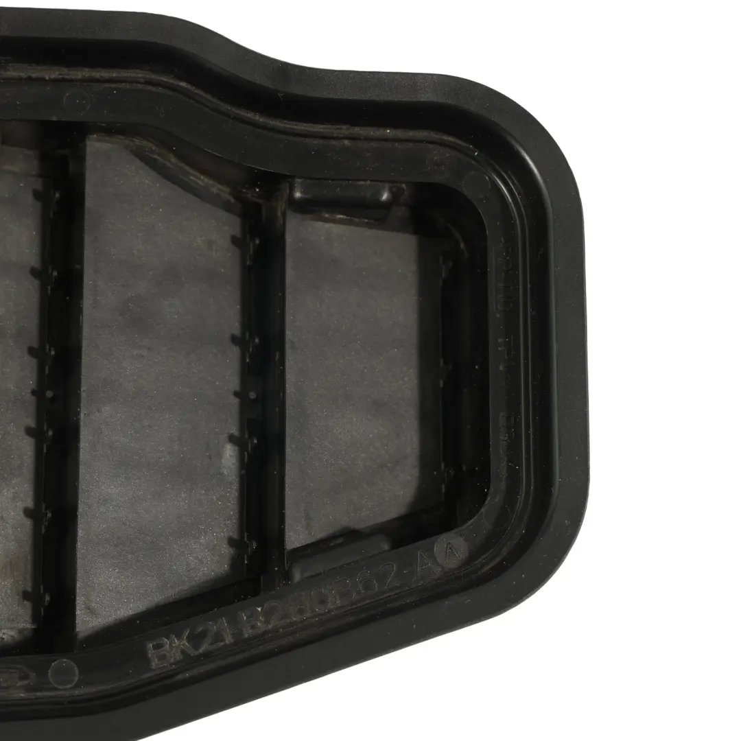 Condotto Ventilazione Posteriore Sinistra per Ford Transit Custom con numero di parte BK21-B280B62-AA Ford Transit Custom Condotto Ventilazione Posteriore Sinistra - SKU BK21-B280B62-AA - Numero di parte BK21-B280B62-AA