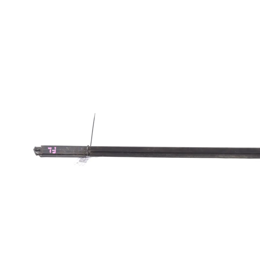 Mk3 Uszczelka Listwa Drzwi Chrom Lewy Przód do Ford Focus o numerze BM51-A20563-BK Ford Focus Mk3 Uszczelka Listwa Drzwi Chrom Lewy Przód - SKU BM51-A20563-BK - Numer Części BM51-A20563-BK