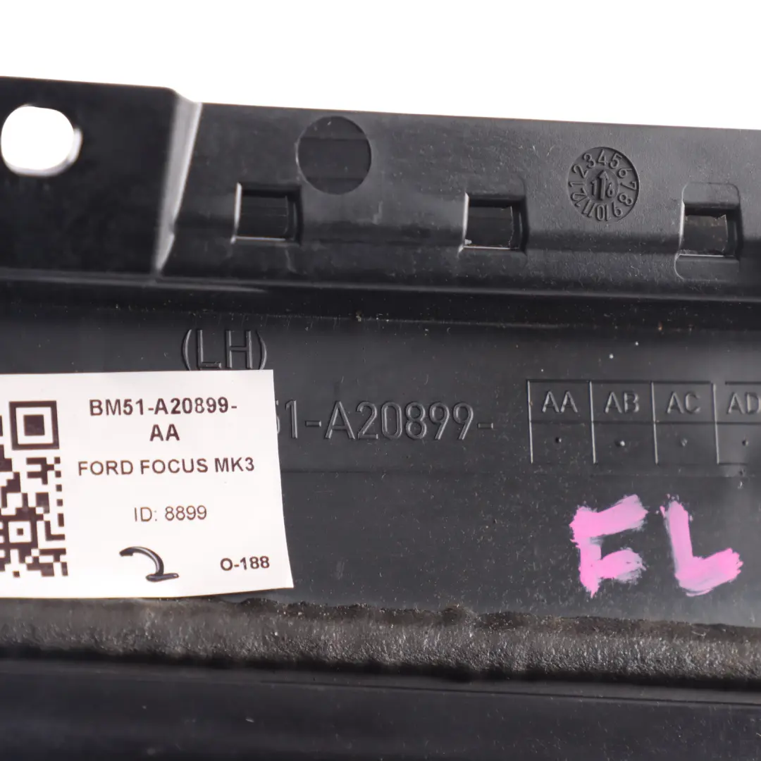 Ford Focus Mk3 Osłona Słupka B Drzwi Lewy Przód - SKU BM51-A20899-AA - Numer Części BM51-A20899-AA