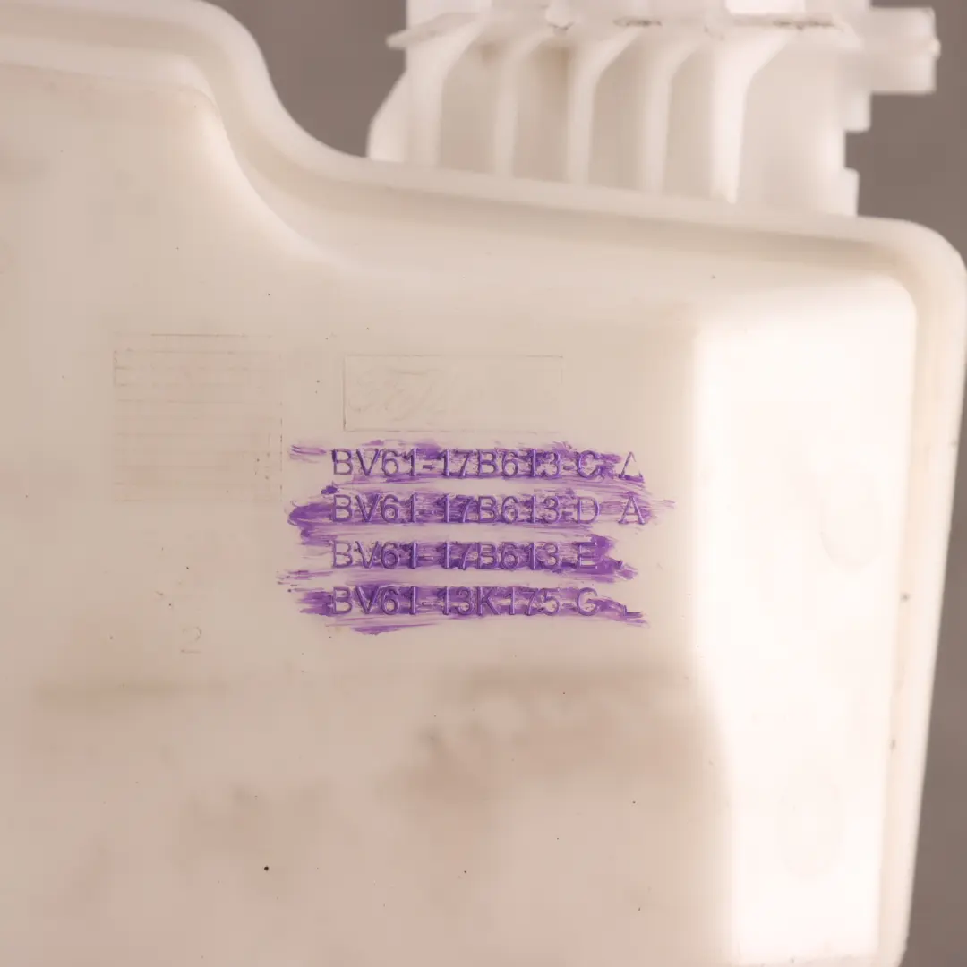 Mk3 Frontscheibe Fensterwaschanlage Flasche Reservoir für Ford Focus mit Teilenummer BV61-17B613-CA Ford Focus Mk3 Frontscheibe Fensterwaschanlage Flasche Reservoir - SKU BV61-17B613-CA - Teilenummer BV61-17B613-CA