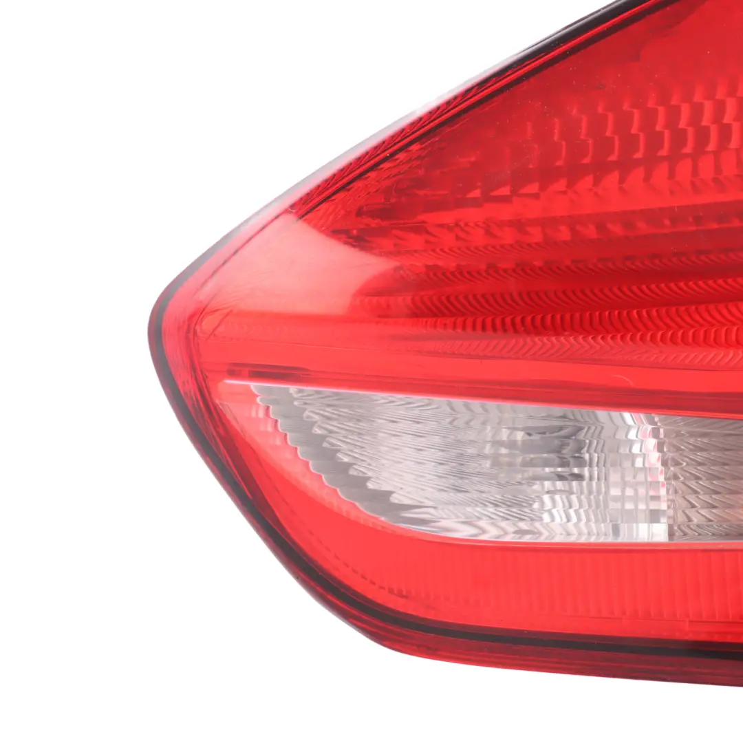 Ford Focus Mk3 III Hatchback Lampa Tylna Zewnętrzna Prawa - SKU F1EB-13404-CF - Numer Części F1EB-13404-CF